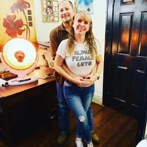 Meet your Posher, Gloria